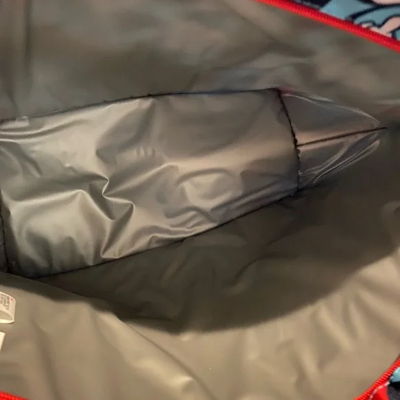 New Disney insulated tote - Picture 2 of 3